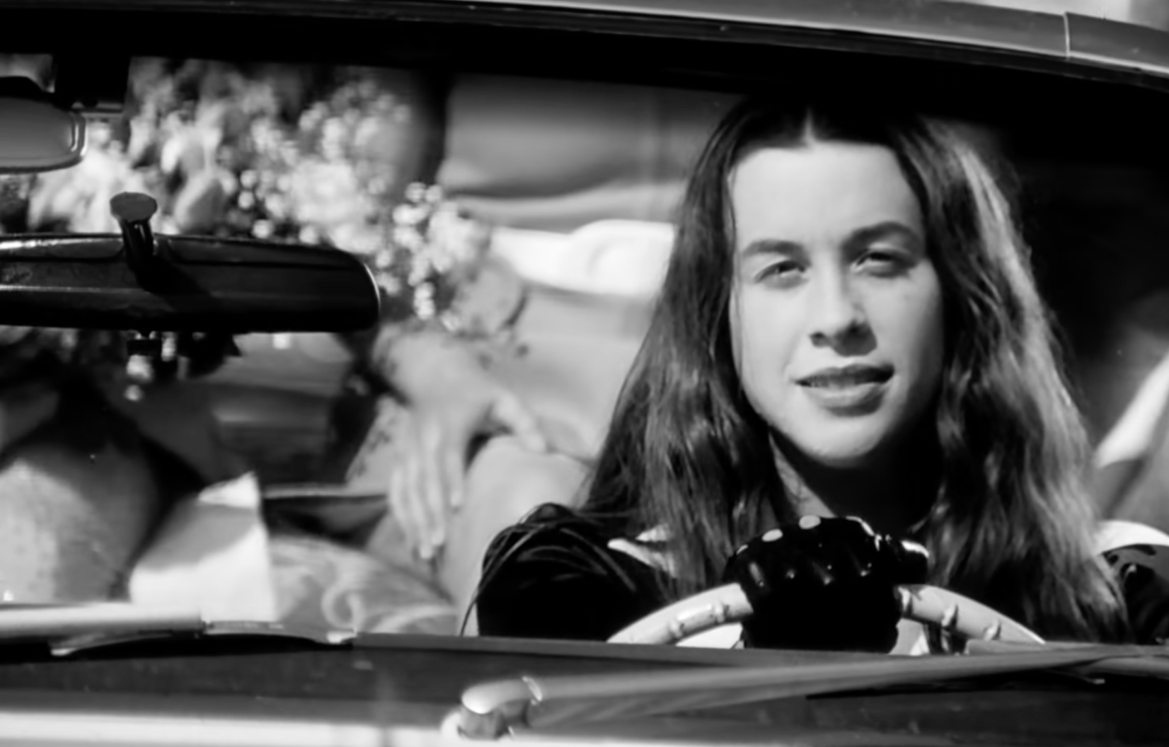One Hand In My Pocket – Alanis Morissette (1995)